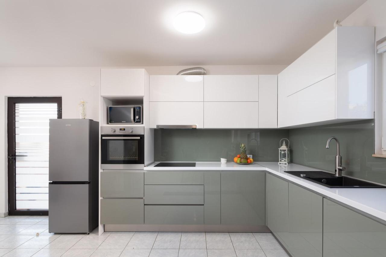 Stanici Solaris Holiday Home - Private Pool מראה חיצוני תמונה