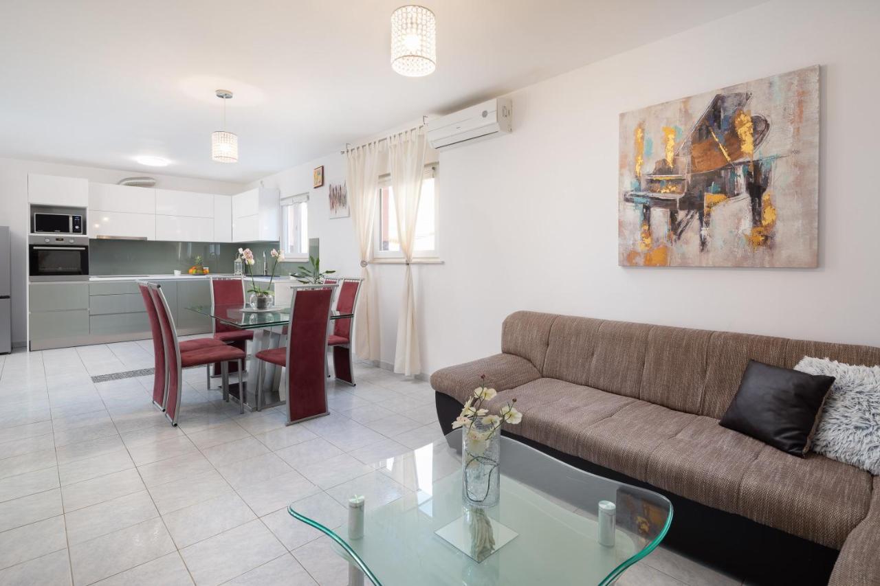 Stanici Solaris Holiday Home - Private Pool מראה חיצוני תמונה