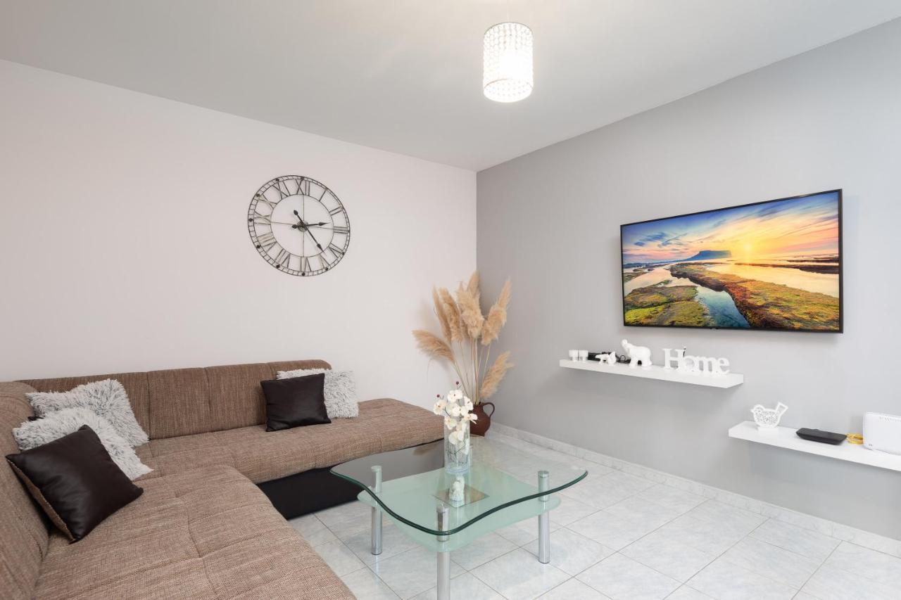 Stanici Solaris Holiday Home - Private Pool מראה חיצוני תמונה